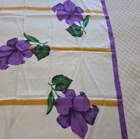 Vintage Golden Camel 100% Silk Square Scarf 34x34 inches Purple Lily Floral - Picture 4 of 9